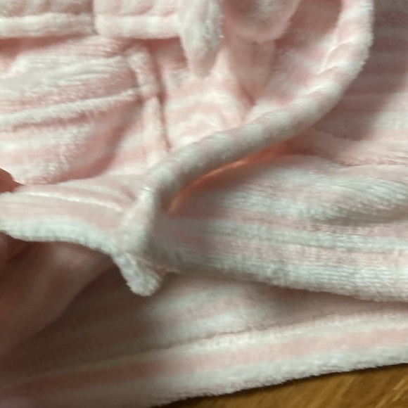 NWT Modern Baby Soft Pink Striped Baby Robe 0-9 Months - Picture 6 of 9